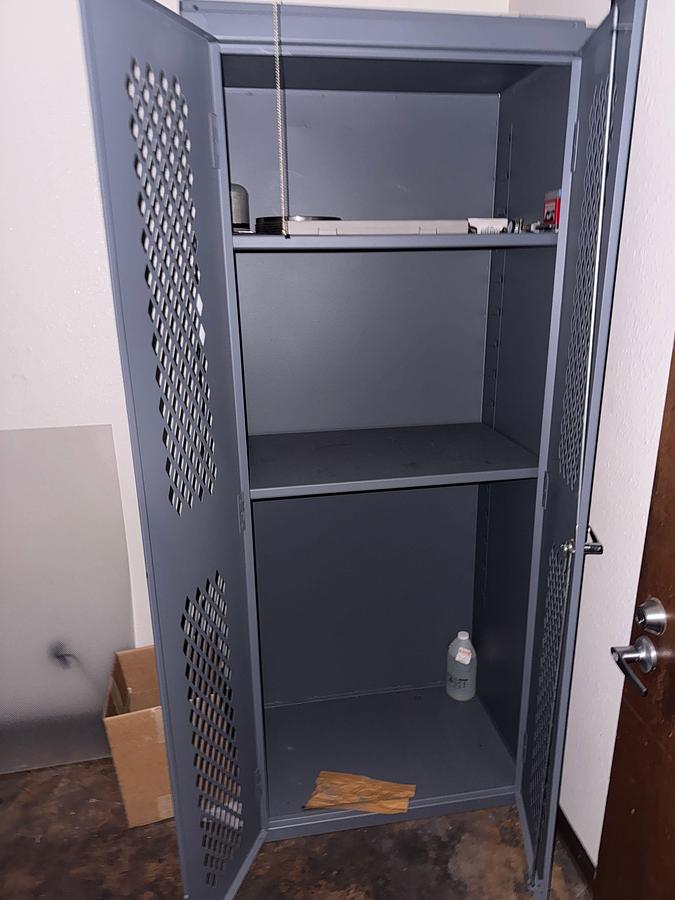 Used LOT W/ CONTENTS OF GAUGE ROOM INCLUDING (50+) (UNUSED) IN-ACT & NON API UP TO 11” THREAD GAUGE & METAL LOCKERS