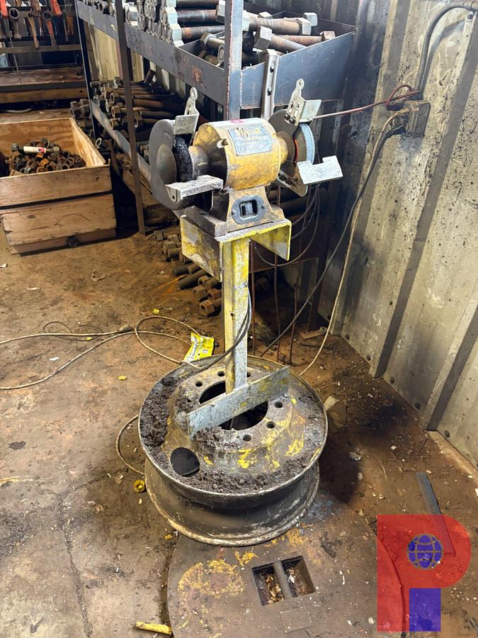 Used DEWALT DW756 6” ELECTRIC BENCH GRINDER & STAND