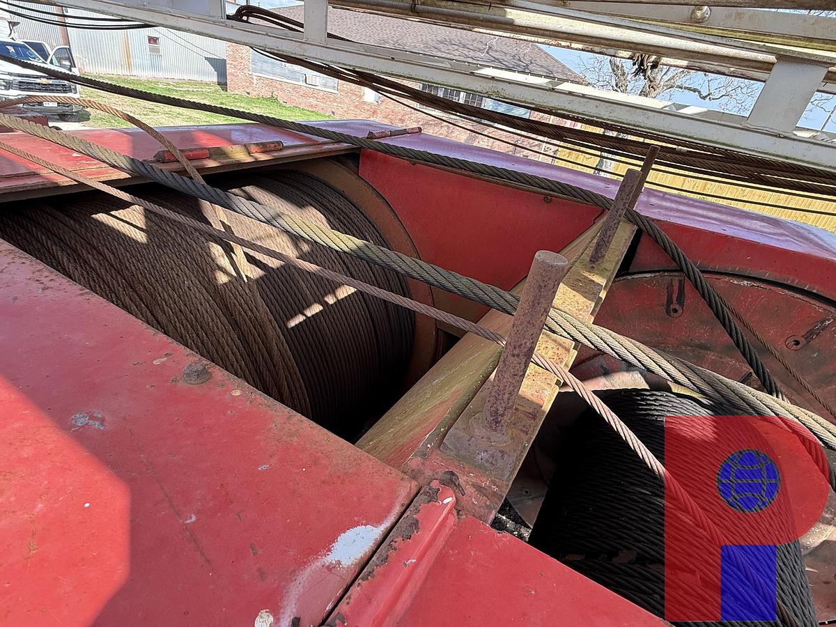 Used 1979 MOLLER 300 DD 96'-180K 4-AXLE WELL SERVICE WORKOVER RIG