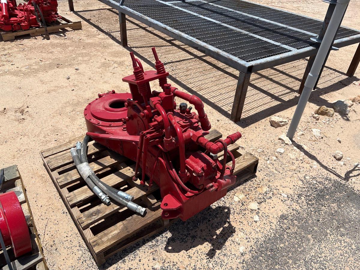 Used Foster 58-93R hydraulic tubing tong