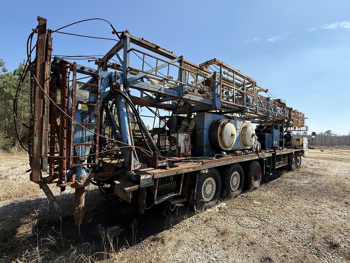 Used 2007 MOOR RIG XJ60 DD 104'-200K 5-AXLE WELL SERVICE WORKOVER RIG