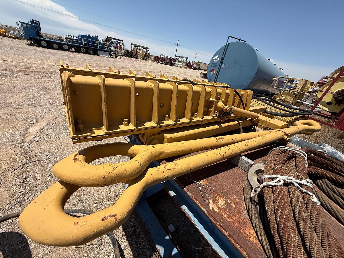 Used TESCO TOP DRIVE W/ NATIONAL P-400 SWIVEL, RAIL SYS, ELEVATOR LINKS, (UNASSEMBLED)