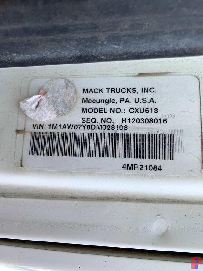 Used 2013 MACK PINNACLE SLEEPER TRUCK