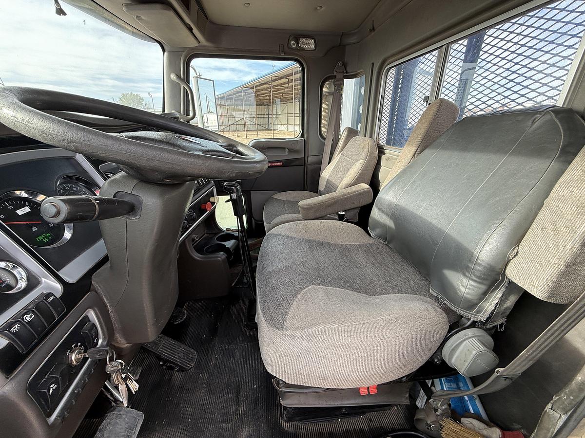 Used 2008 KENWORTH T800 T/A 60K HYD. SLICK BACK WINCH TRUCK