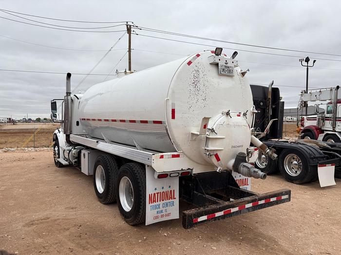 Used 2007 FREIGHTLINER M2112 T/A DAYCAB BOBTAIL VACUUM TRUCK