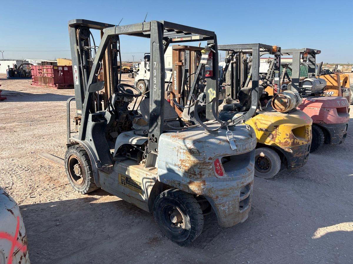 Used Nissan MUGL02A30LV 5,200lb forklift