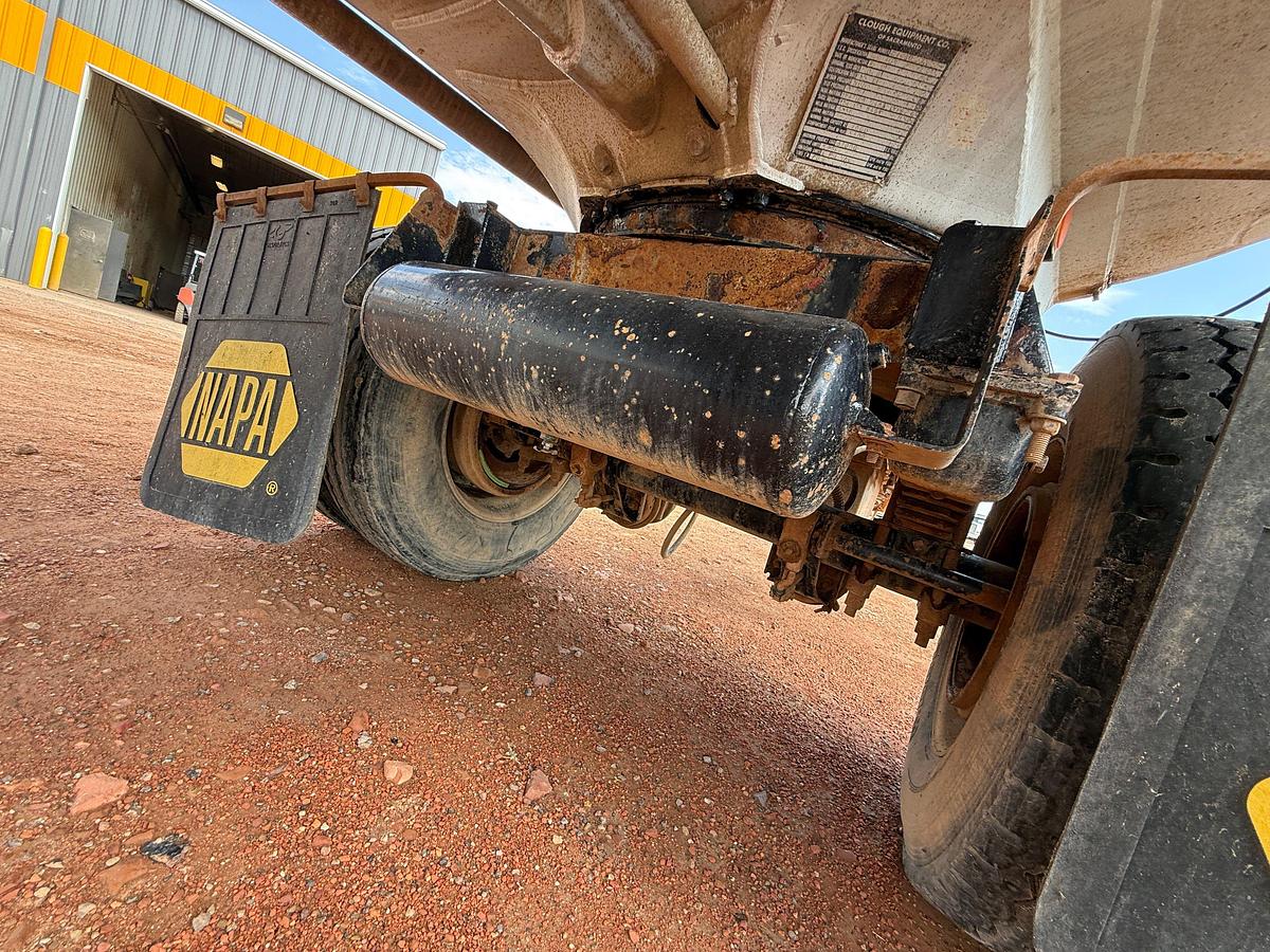 Used 1982 CLOU 5,800 GALLON ALUMINUM 3-AXLE PUP TRAILER