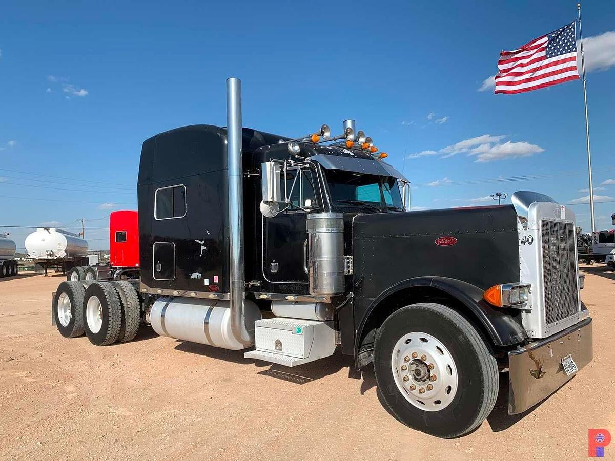 Used 2002 PETERBILT 379 EXT HOOD T/A 68” SLEEPER TRUCK