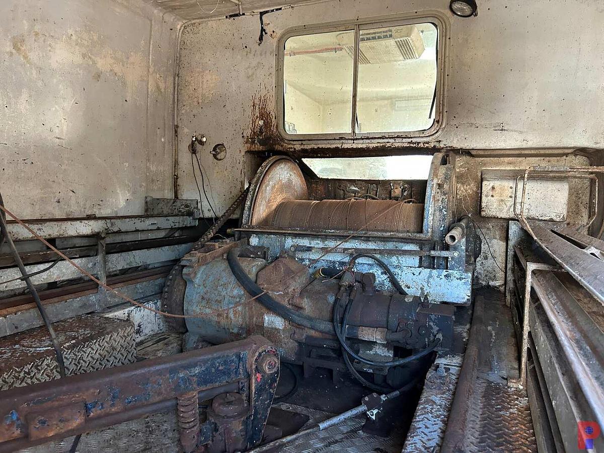 Used 1992 INTERNATIONAL S/A WIRELINE TRUCK