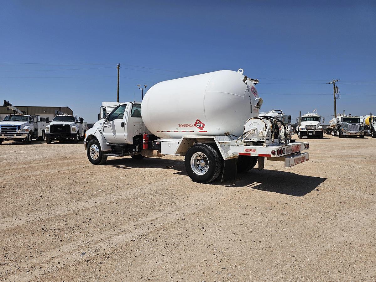 Used 2005 FORD F-750 SUPER DUTY S/A DAYCAB PROPANE TRUCK