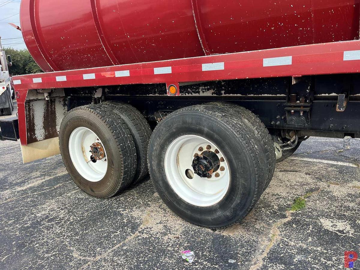 Used 2013 MACK GRANITE T/A 80 BBL VACUUM TRUCK