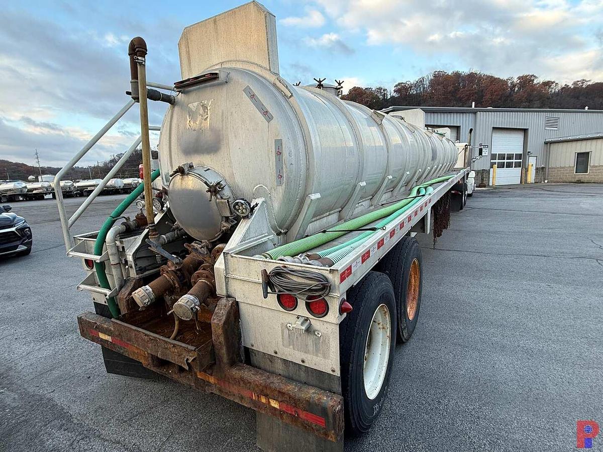 Used 2014 DRAGON 130 BBL ALUMINUM T/A VACUUM TRAILER