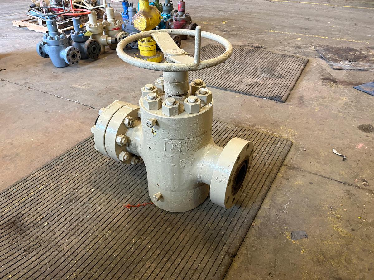Used 4-1/16” 10kbgate valve w/ 4” weco flange