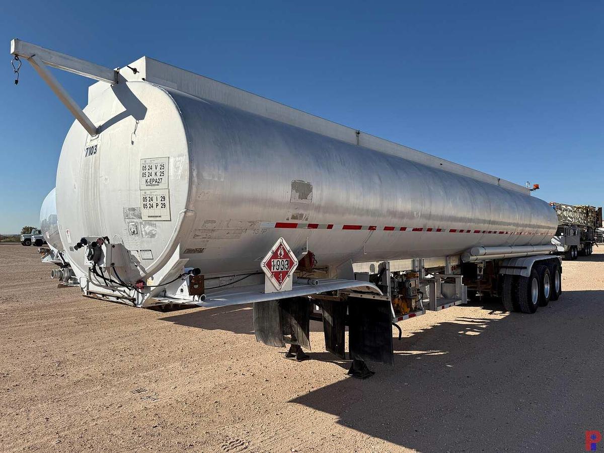 Used 1988 FRUEHAUF 4-COMPARTMENT 10,200 GAL. FUEL TANK TRAILER