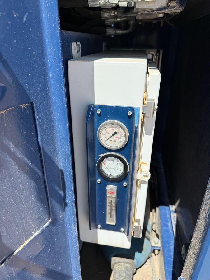 Used SELF CONTAINED 20K WP GREASE INJECTION UNIT COMBO P/B 8.4-KW ISUZU DIESEL GENERATOR