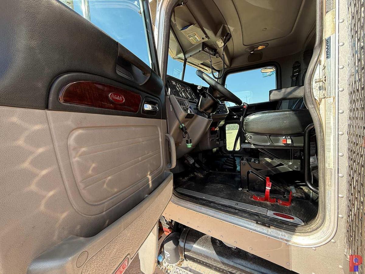 Used 2013 PETERBILT 388 TRI AXLE SLEEPER HAUL TRUCK