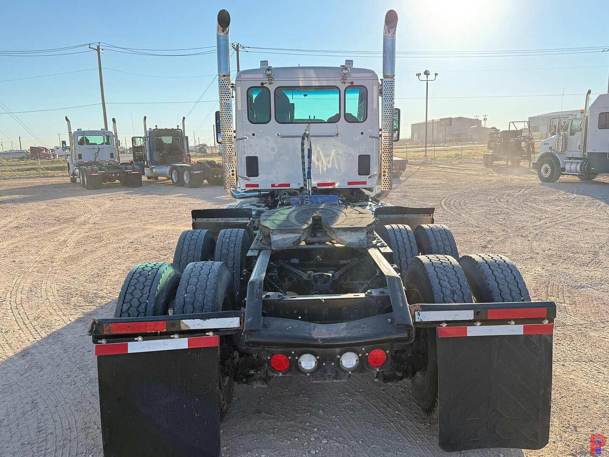 Used 2024 KENWORTH T880 T/A DAY CAB TRUCK TRACTOR