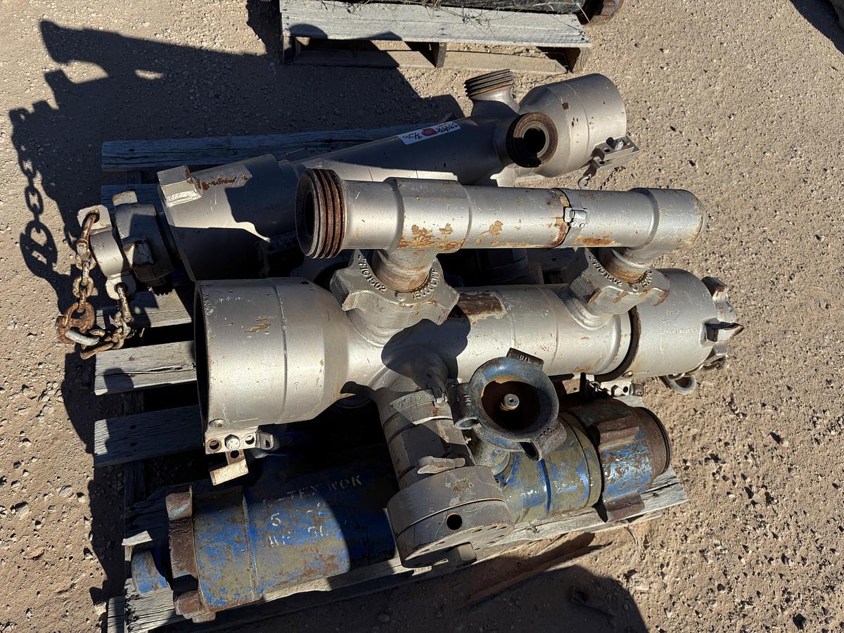 Used (3) MULTI-SIZE SINGLE PLUG CEMENT HEADS