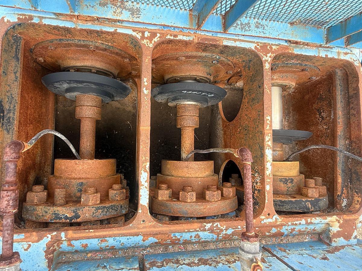 Used GARDNER DENVER PZ7 TRIPLEX MUD PUMP P/B MTU 12V2000TTA, SKIDDED