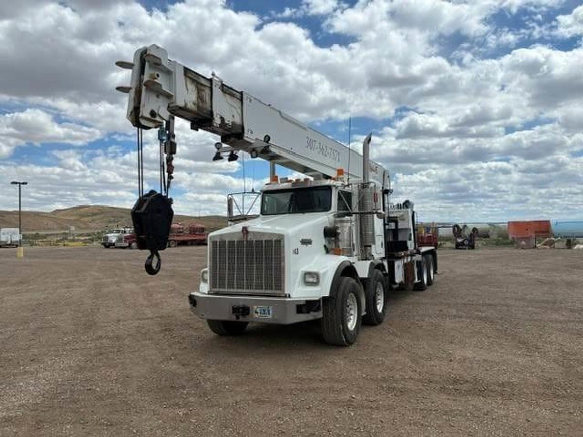 Used 2007 Kenworth T800 30 Ton Crane Truck