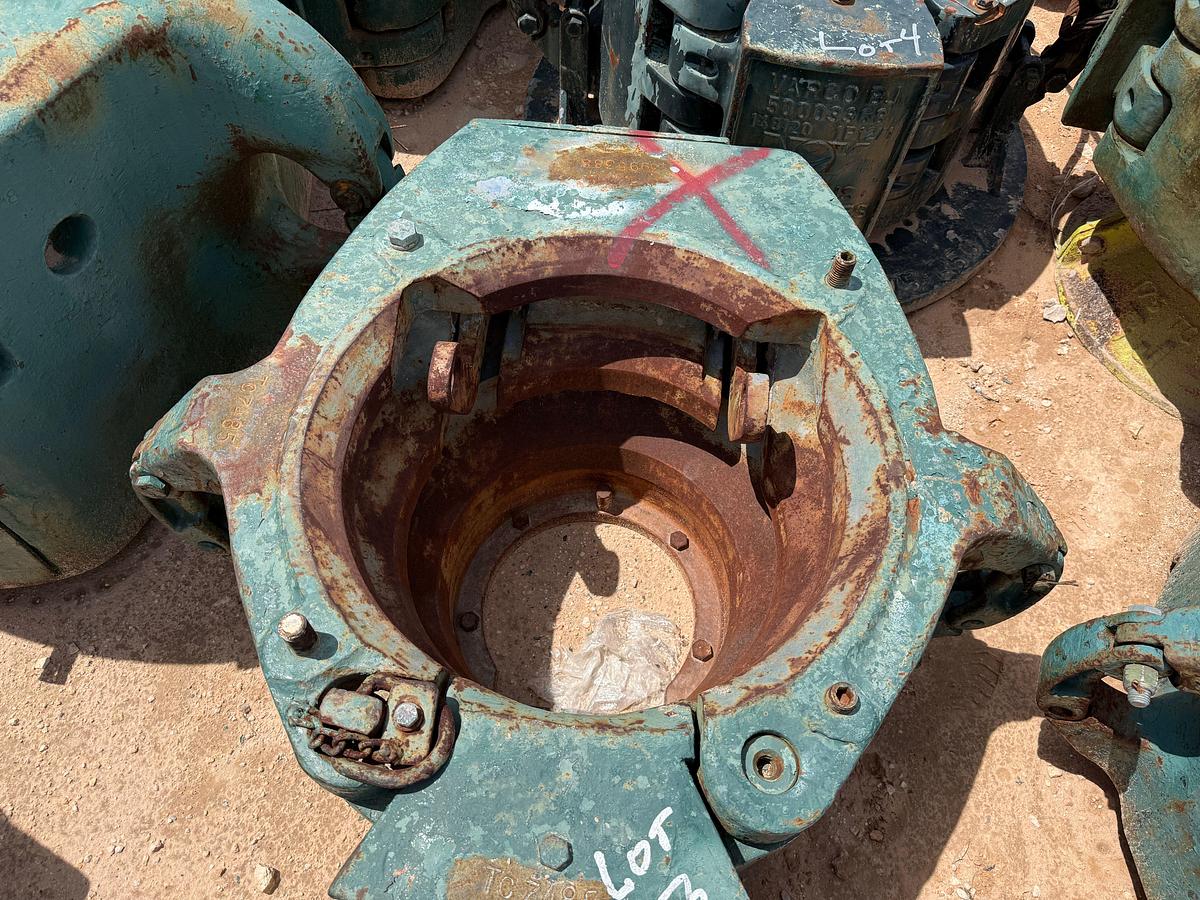 Used LOT W/ (1) BJ & (1) TEXAS INT. 250-TON & (2) BJ 175-TON SLIP TYPE SPIDER CASING ELEVATORS