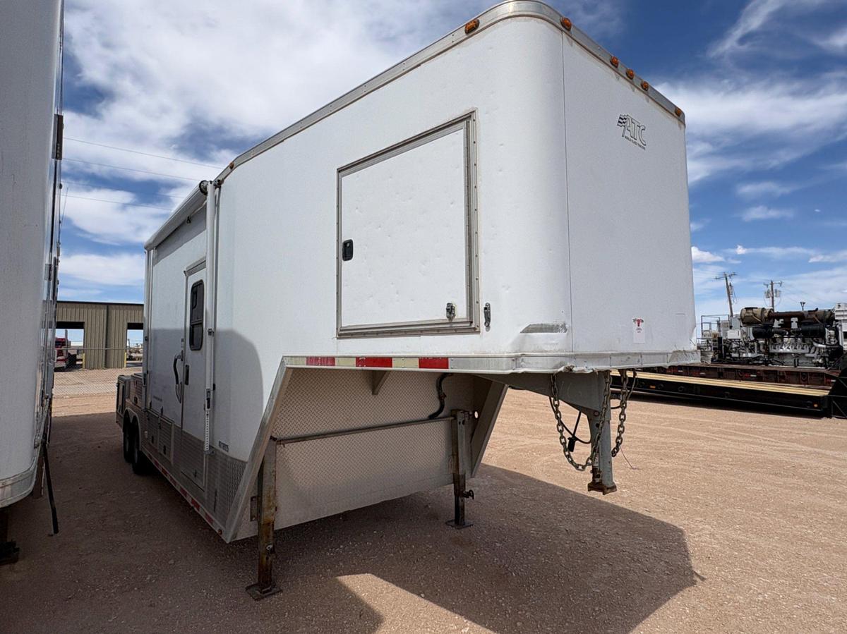 Used 2007 ALUMINUM TRAILER COMPANY 30’ X 100” T/A GOOSENECK DOGHOUSE TRAILER