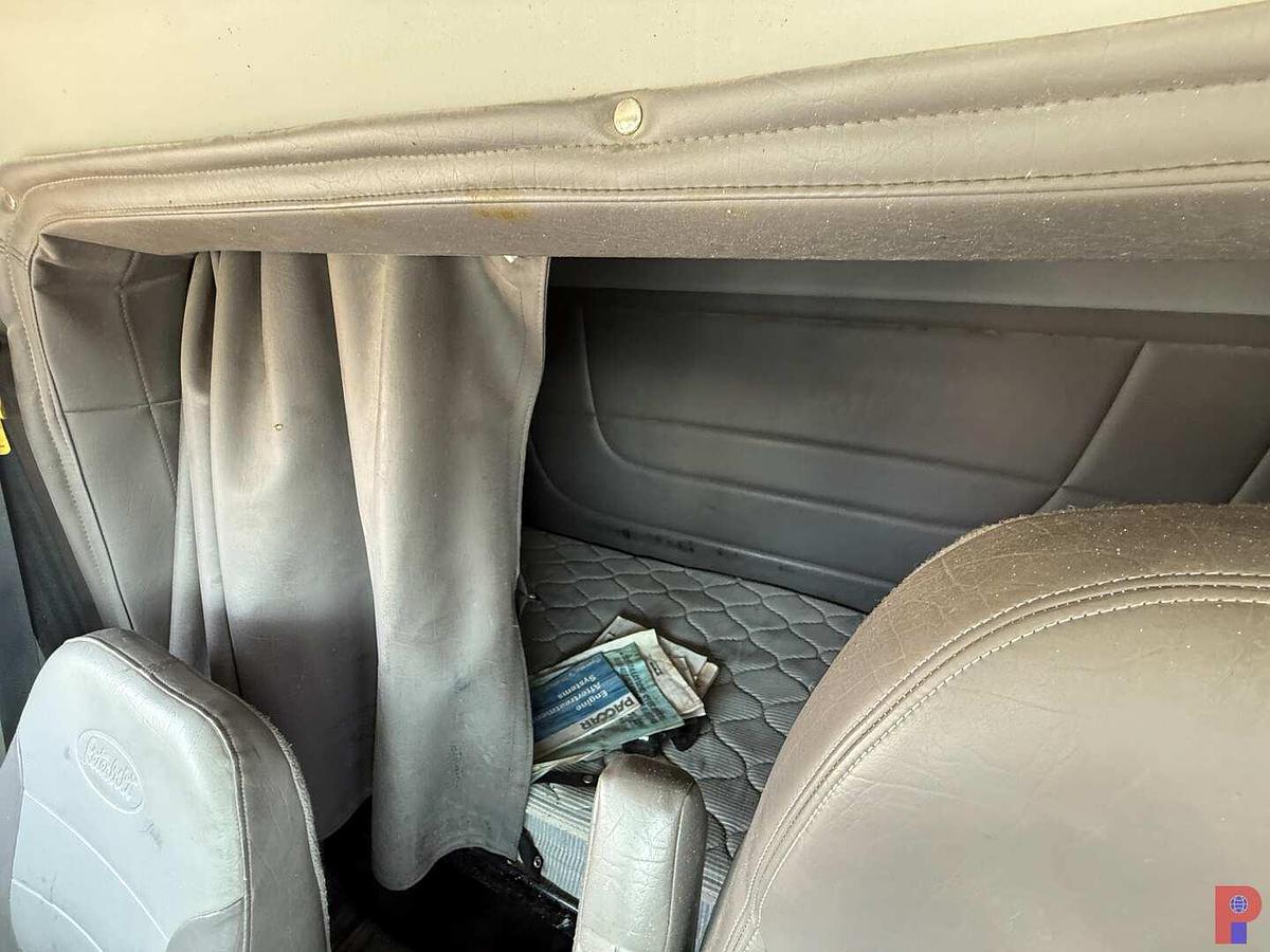 Used 2013 PETERBILT 367 T/A SLEEPR TRUCK