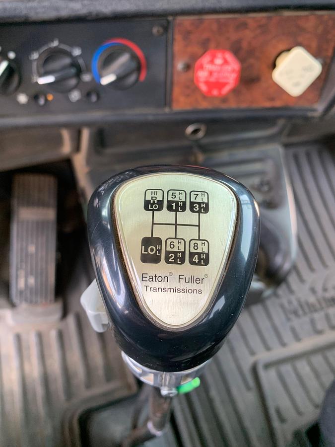 Used 2005 Kenworth T800B Twin Steer Bed/ Gin Pole Truck