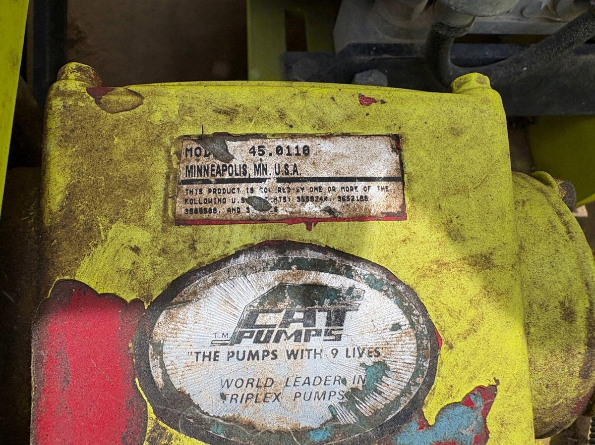 Used 4-station closing unit, skidded