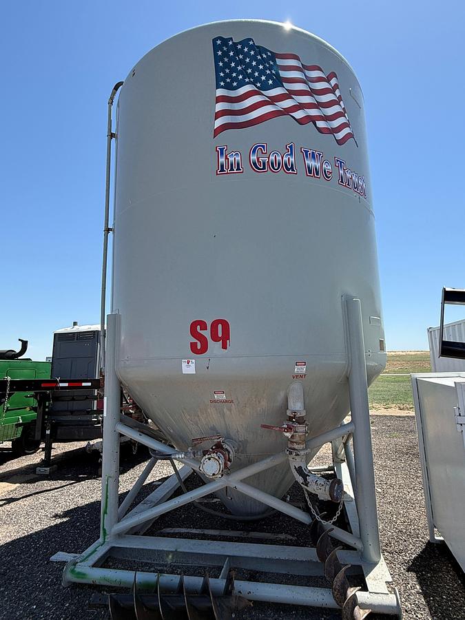 Used 2012 WILCO 25’ x 12’ VERTICAL SKIDDED SILO