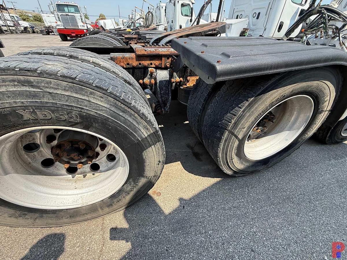 Used 2018 FREIGHTLINER CASCADIA TRI AXLE DAY CAB TRUCK TRACTOR