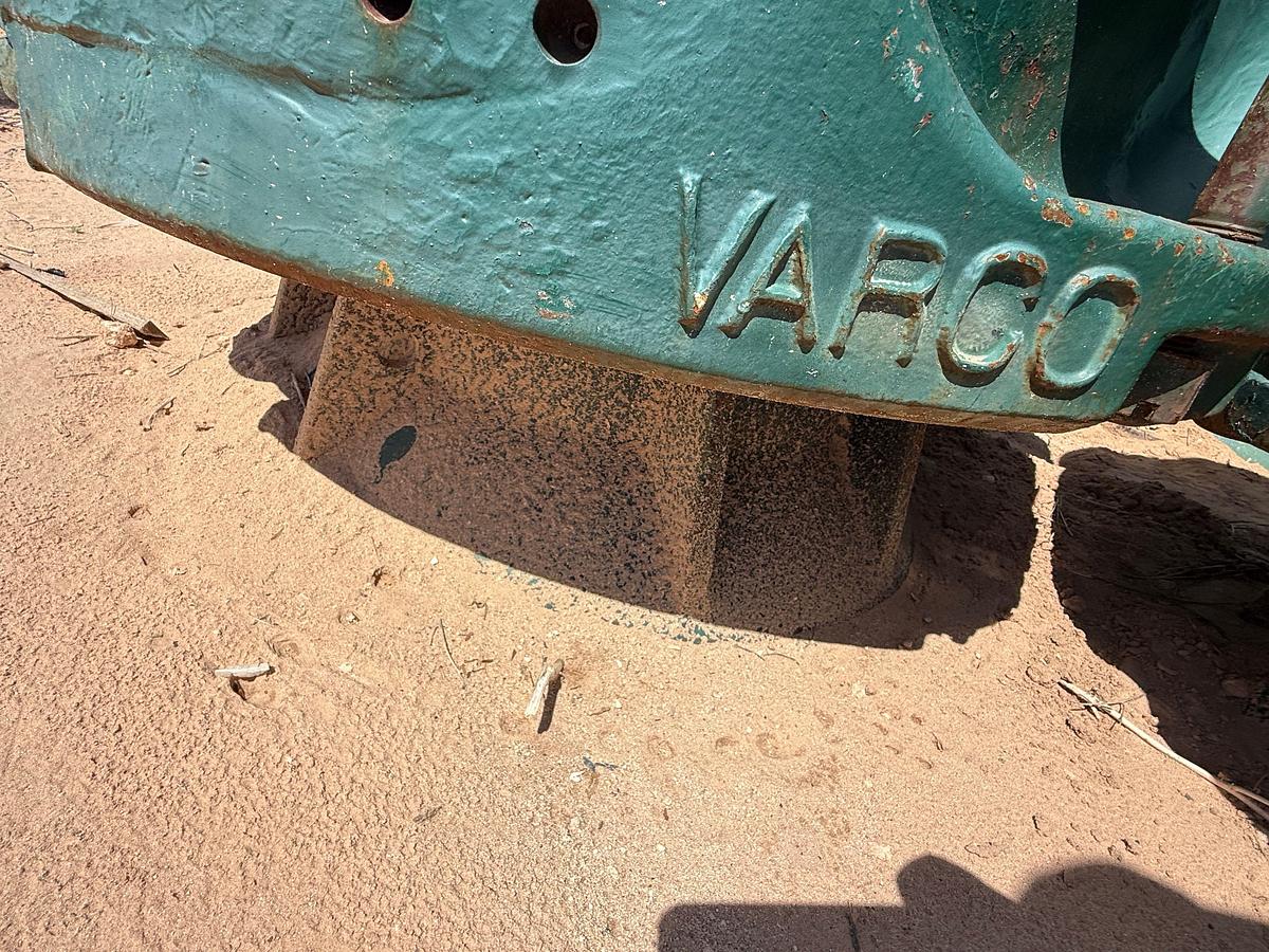 Used LOT W/ (3) VARCO 350-TON SLIP TYPE SPIDER CASING ELEVATORS