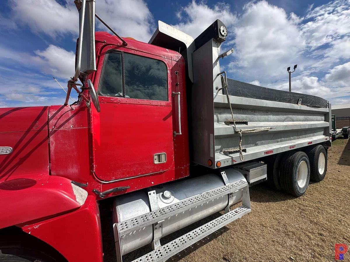 Used 1992 Freightliner FLD120 Tandem Axle Dump Truck