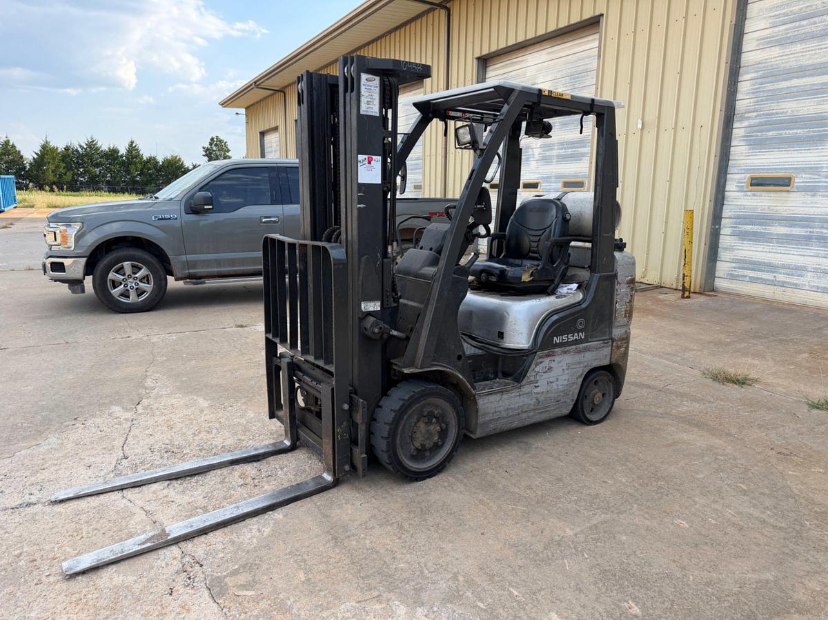 Used Nissan 4400 Warehouse Pallet Forklift