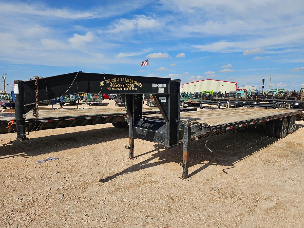 Used 2018 ROAD BOSS 30’ X 102” T/A GOOSENECK TRAILER