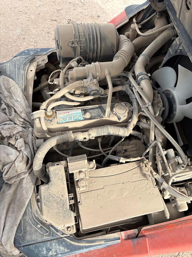 Used Toyota 8FGU25 5,000lbs forklift