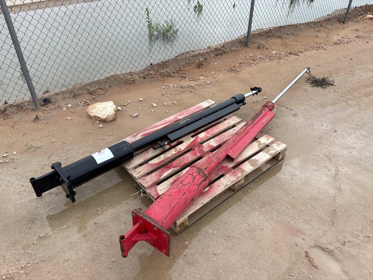 Used (2x$) (2) 6’ hydraulic tong lift cylinders