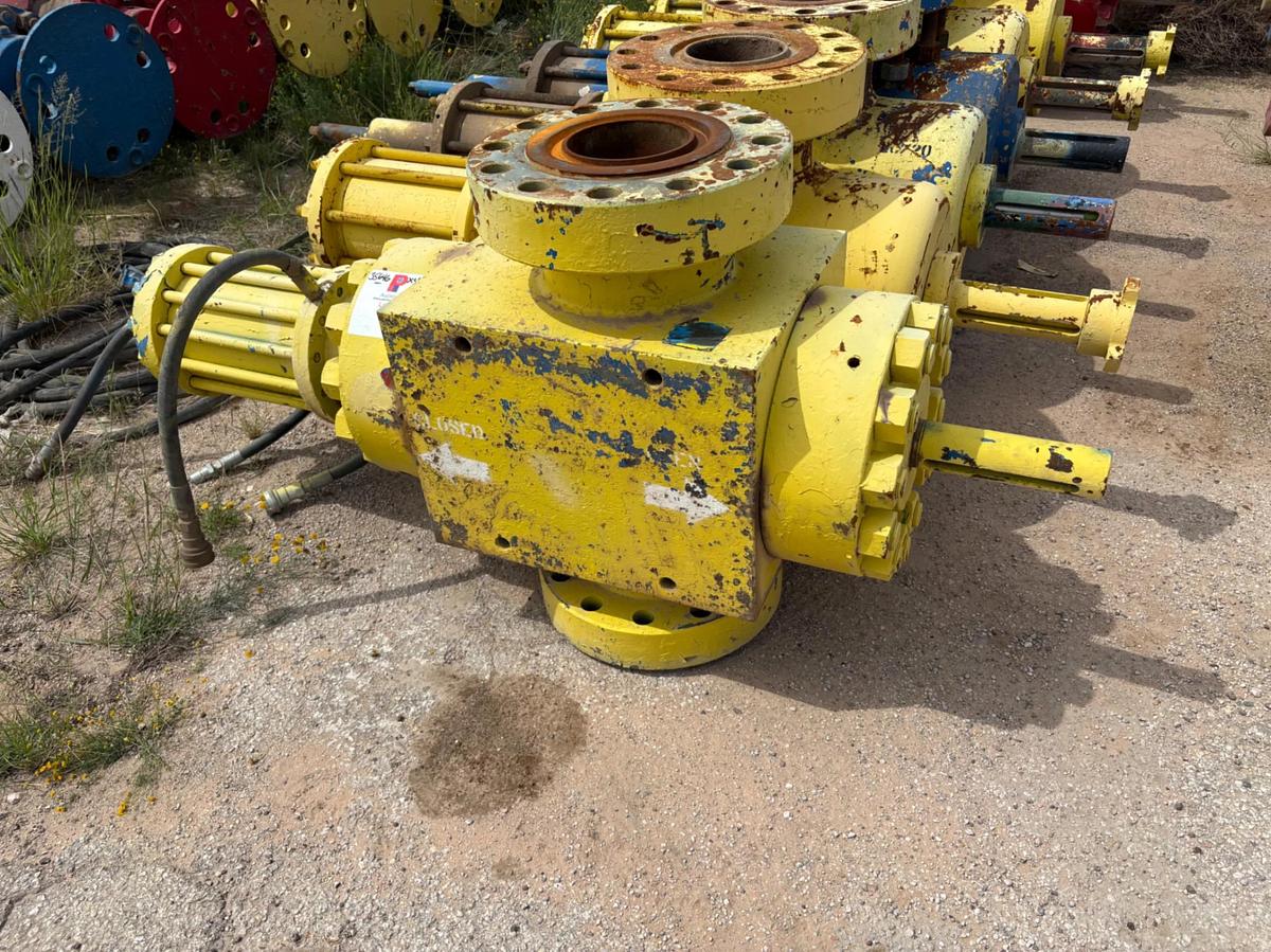 Used (4x$) (4) 7-1/16” 10K hydraulic frac valves