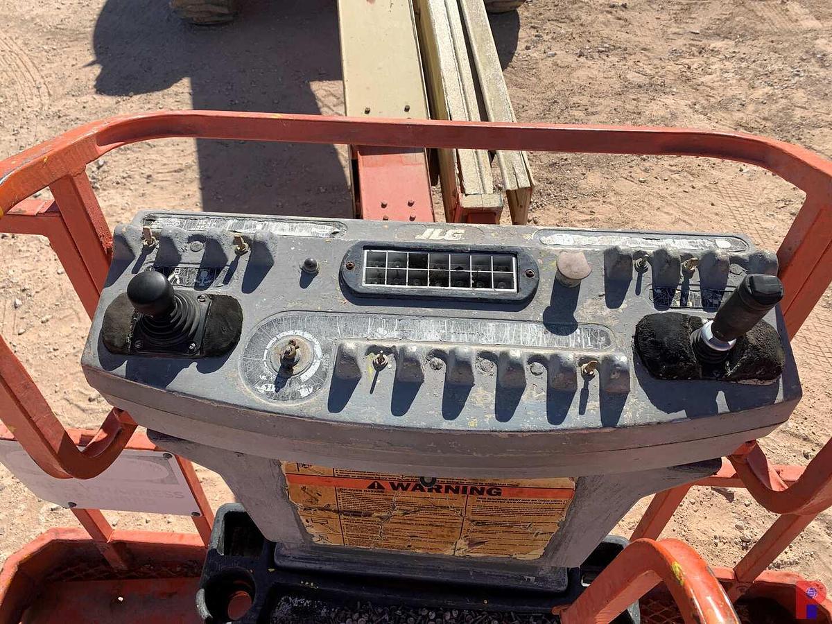 Used 2001 JLG 600S MAN LIFT