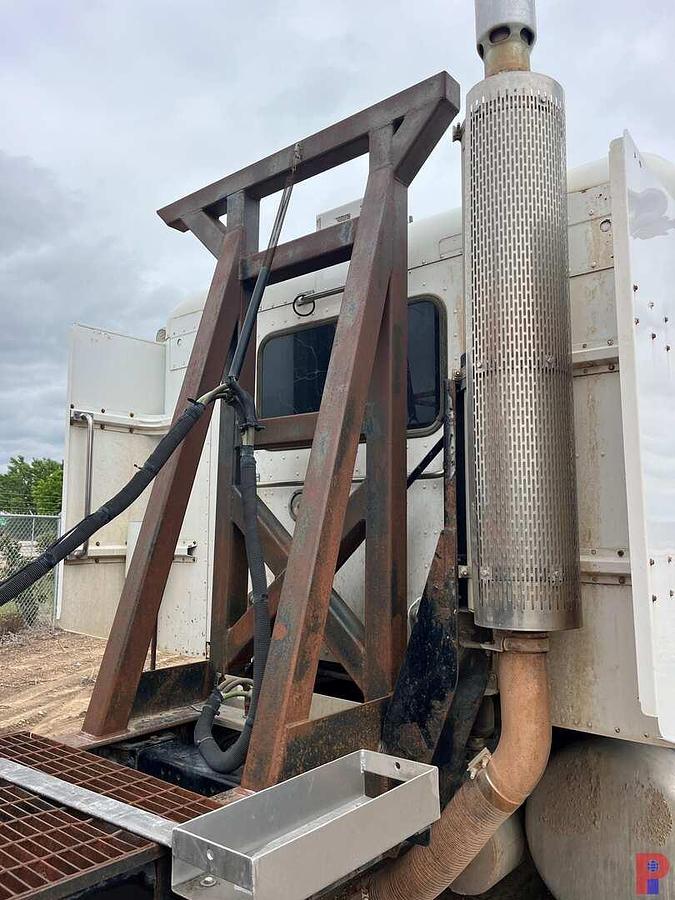 Used 2008 PETERBILT 386 T/A SLEEPER HAUL TRUCK