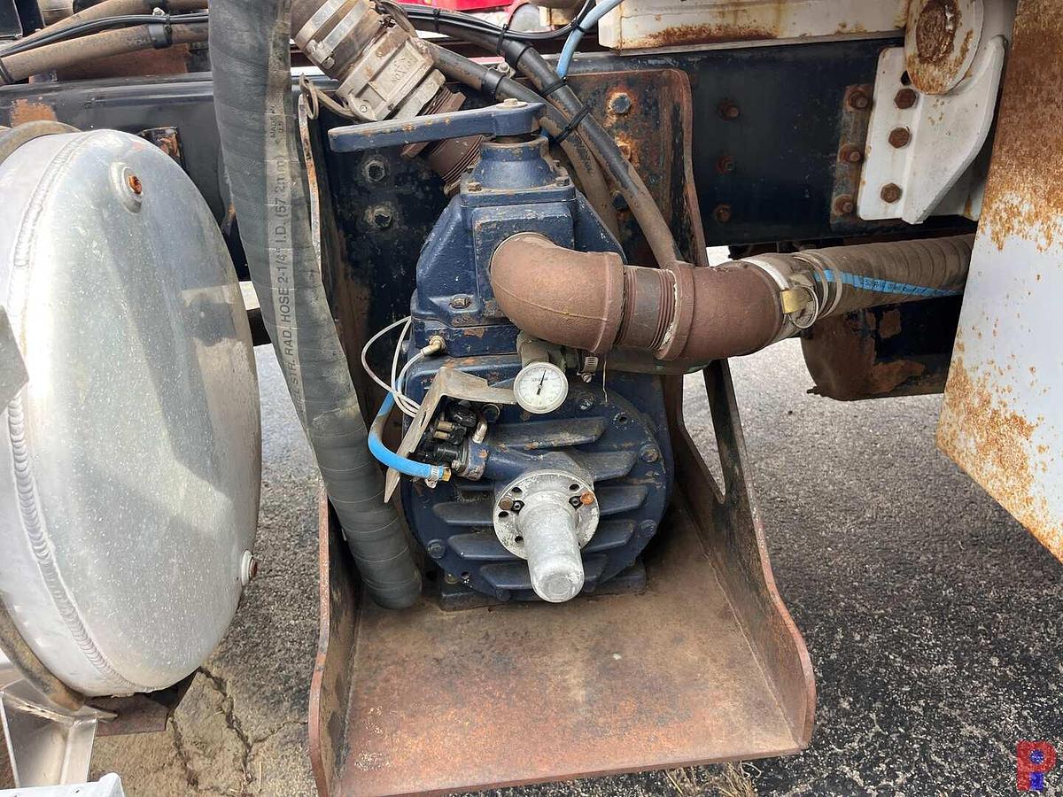 Used 1994 WESTERN STAR 4900 T/A 80 BBL VACUUM TRUCK