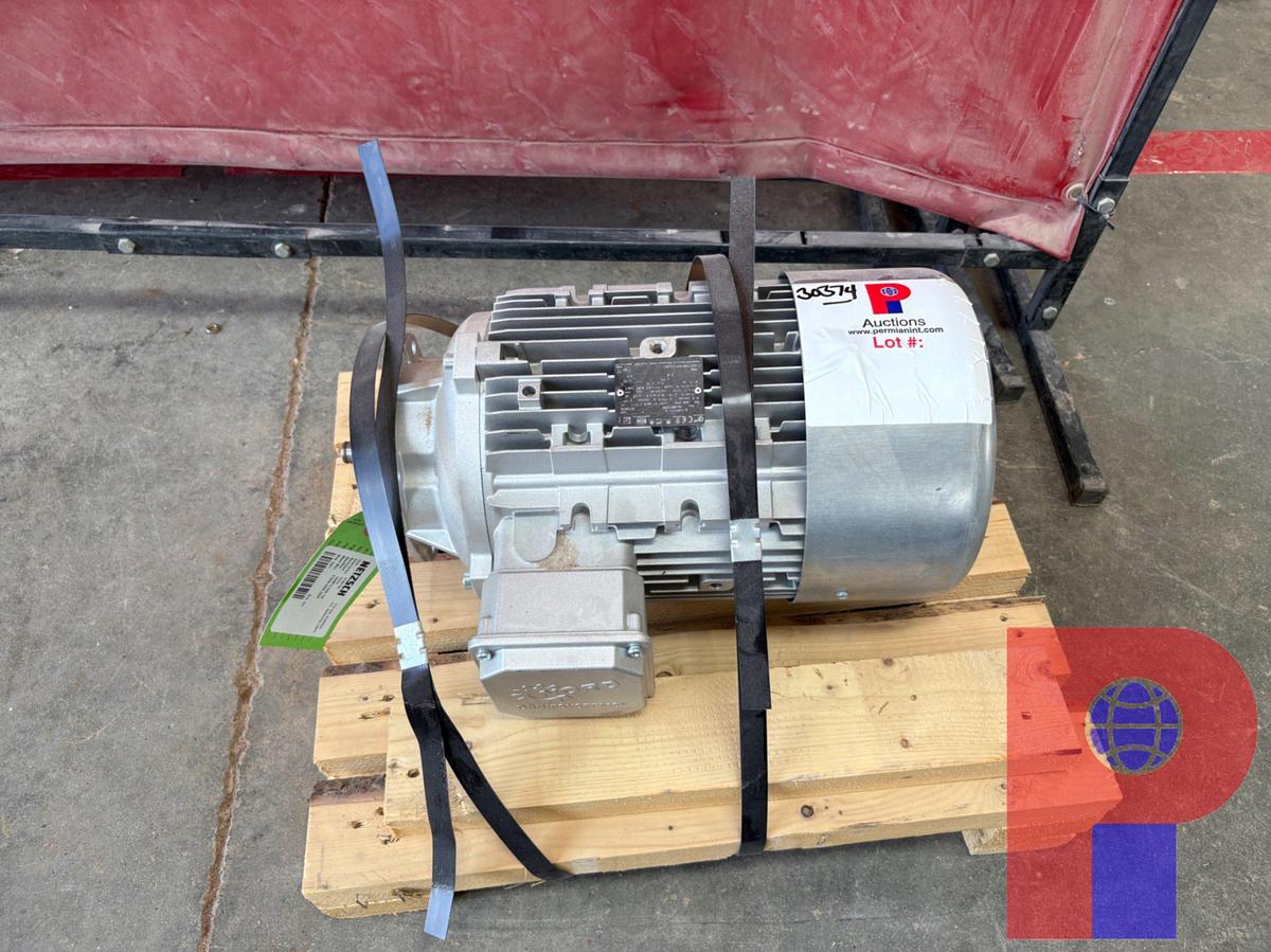 Used UNUSED NORD 7.5HP ELECTRIC MOTOR