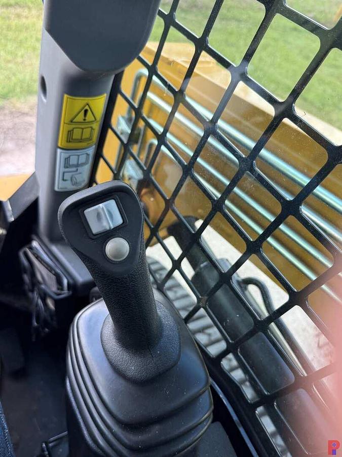 Used (NEW) 2024 ASV RT75HD COMPACT SKID STEER LOADER** 2 YEAR 2000 HOURS**