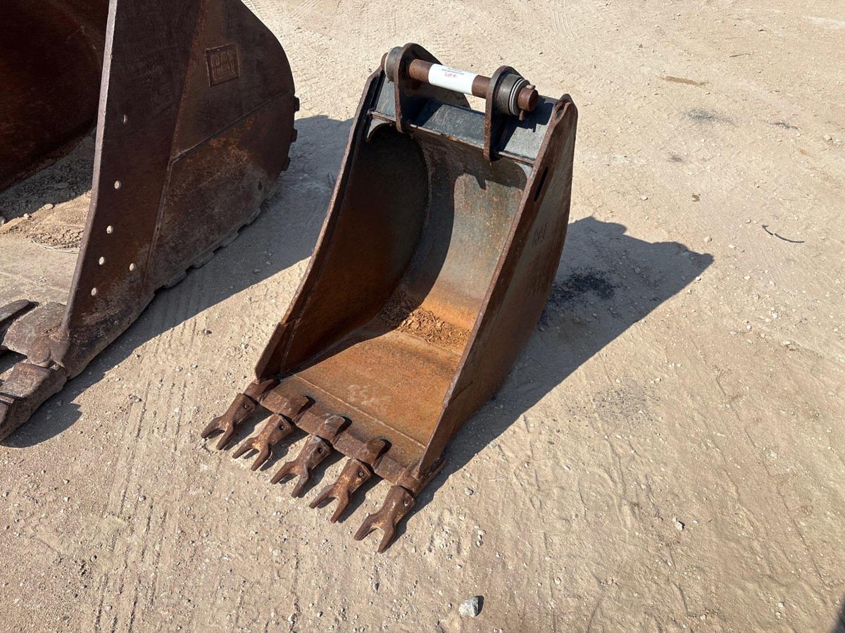 Used CAT 254-8941 0.31 cubic yd bucket