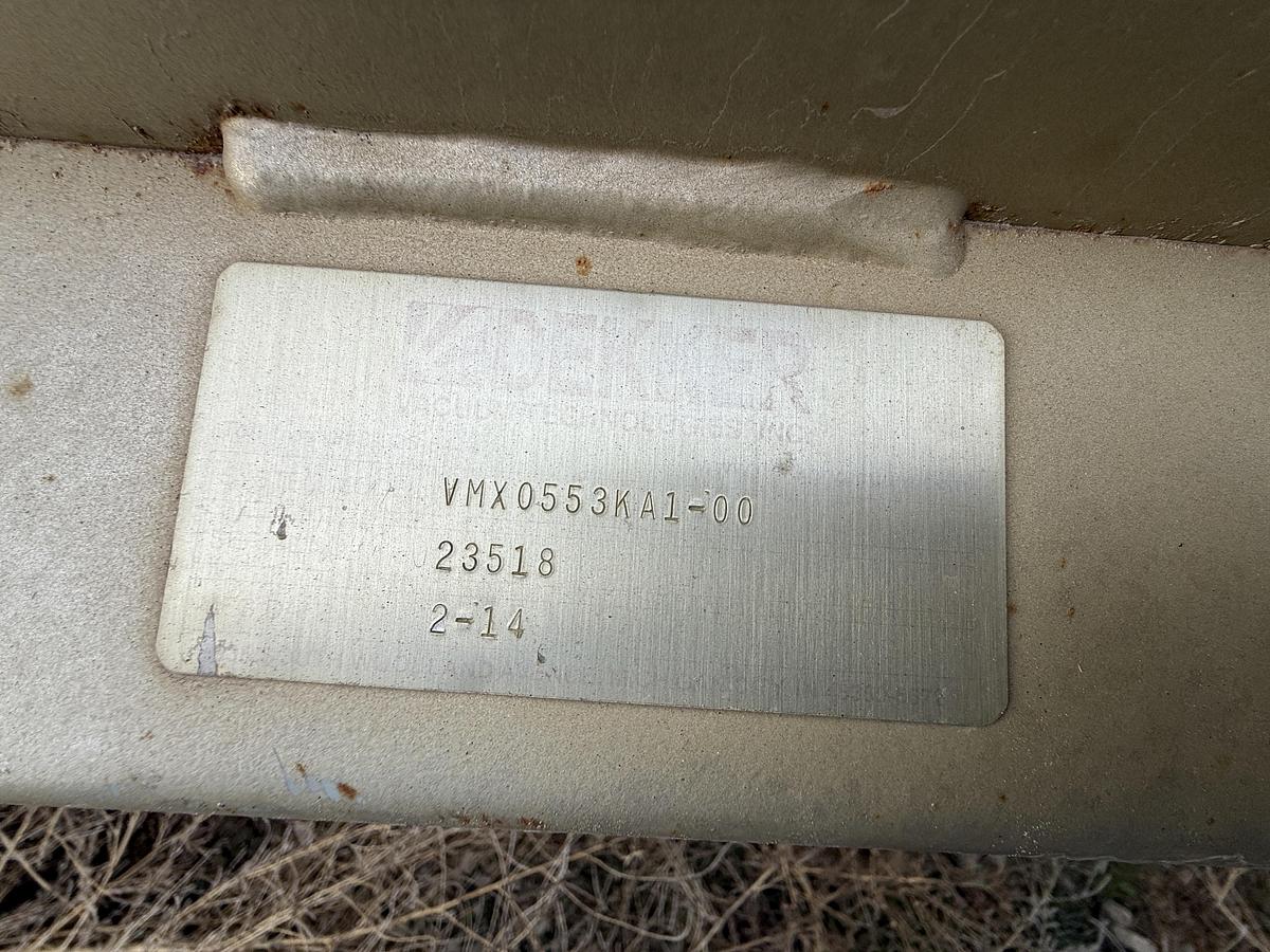 Used DEKKER VACUUM TECHNOLOGIES MOD. DV05500-KA VACUUM PUMP W/ INLET FILTER & HEAT EXCHANGER