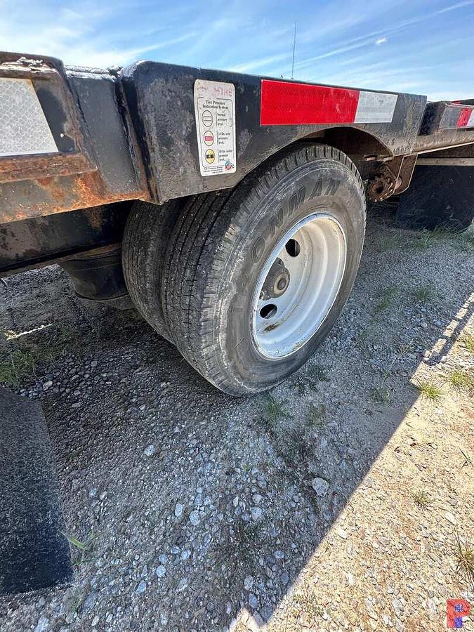 Used 2004 TRANSCRAFT DTL-3000 T/A STEP DECK TRAILER