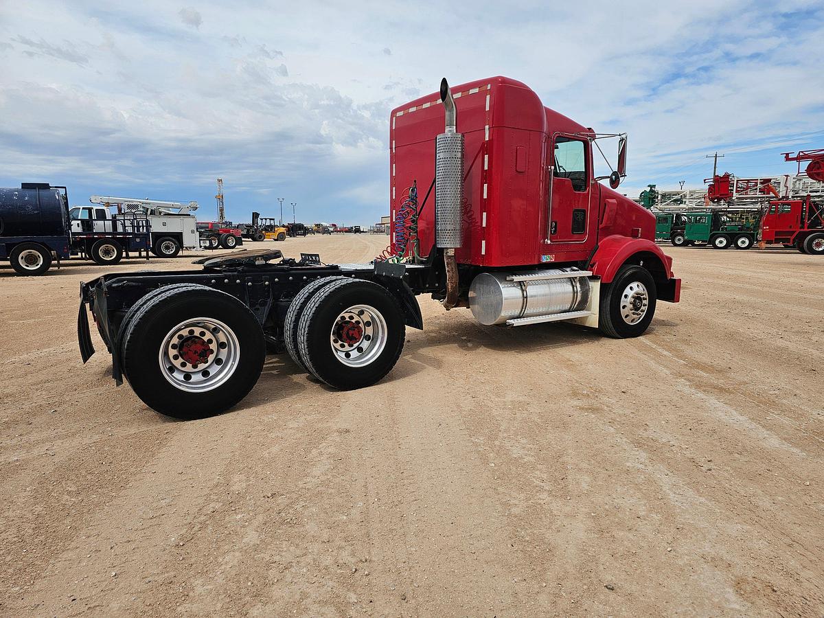 Used 2005 KENWORTH T800 T/A SLEEPER HAUL TRUCK