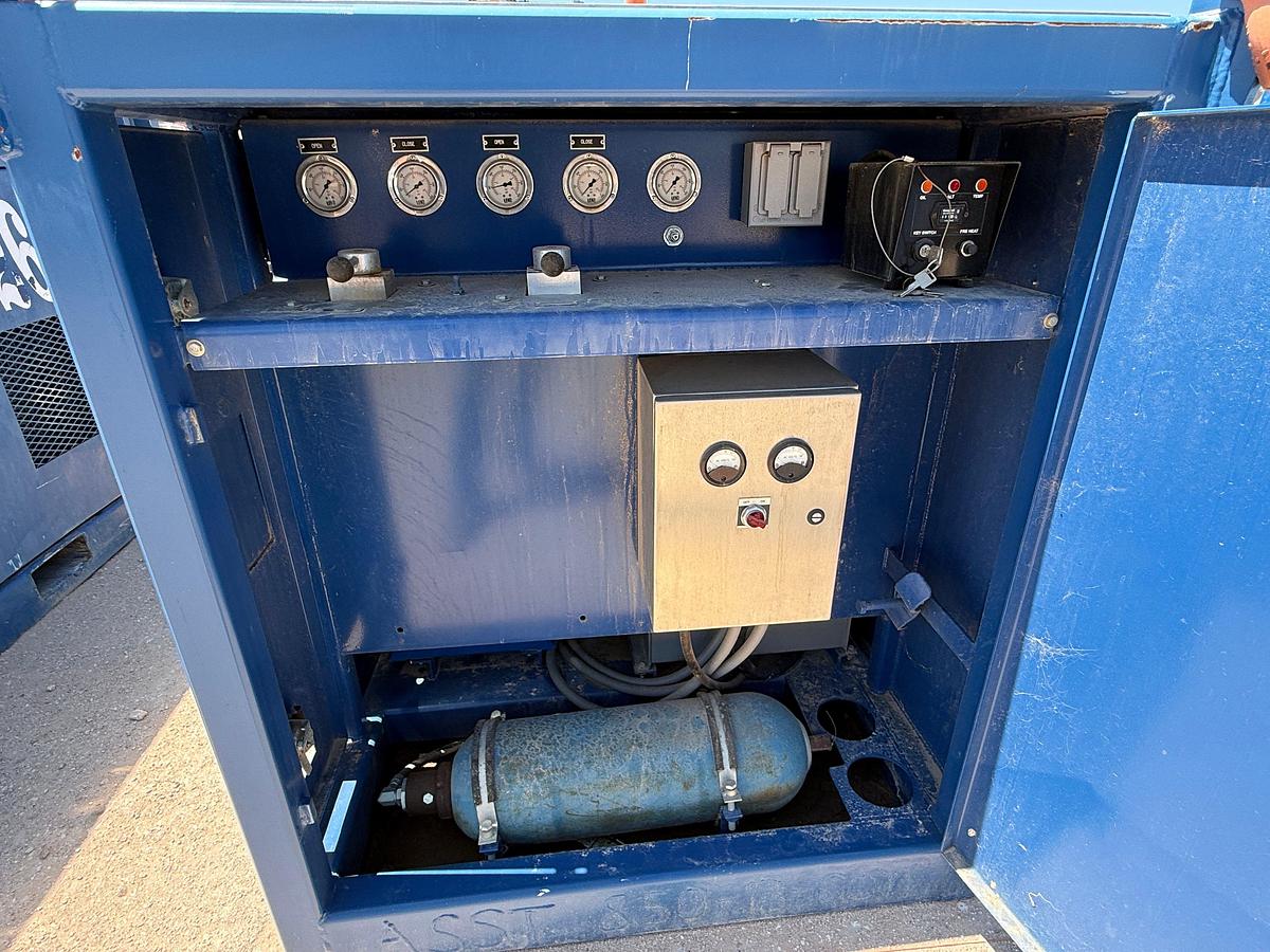 Used SELF CONTAINED 20K WP GREASE INJECTION UNIT COMBO P/B 8.4-KW ISUZU DIESEL GENERATOR
