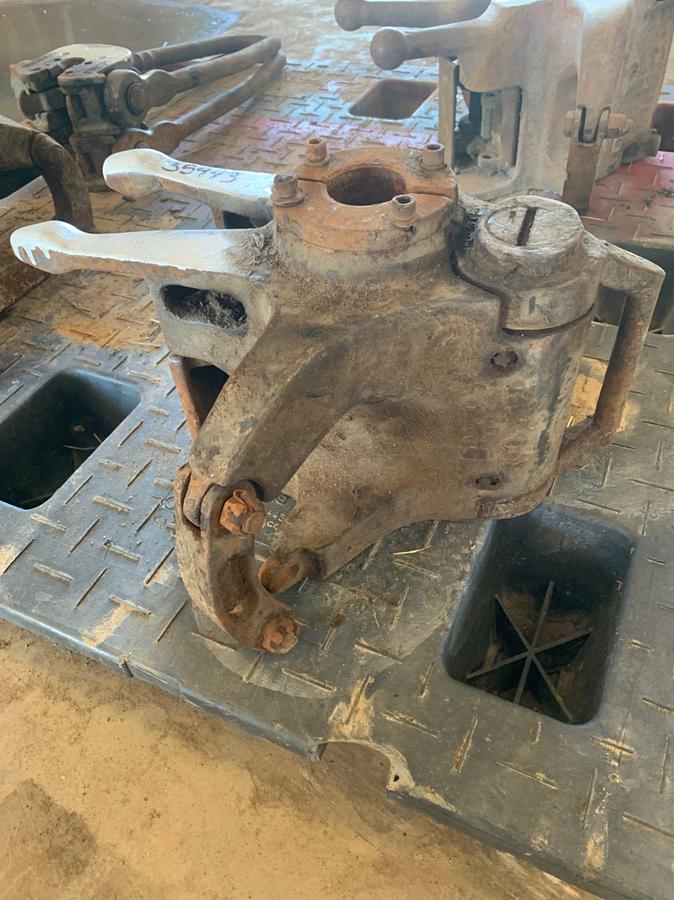 Used BV 1-7/8 Plate Type 100 Tubing Elevators