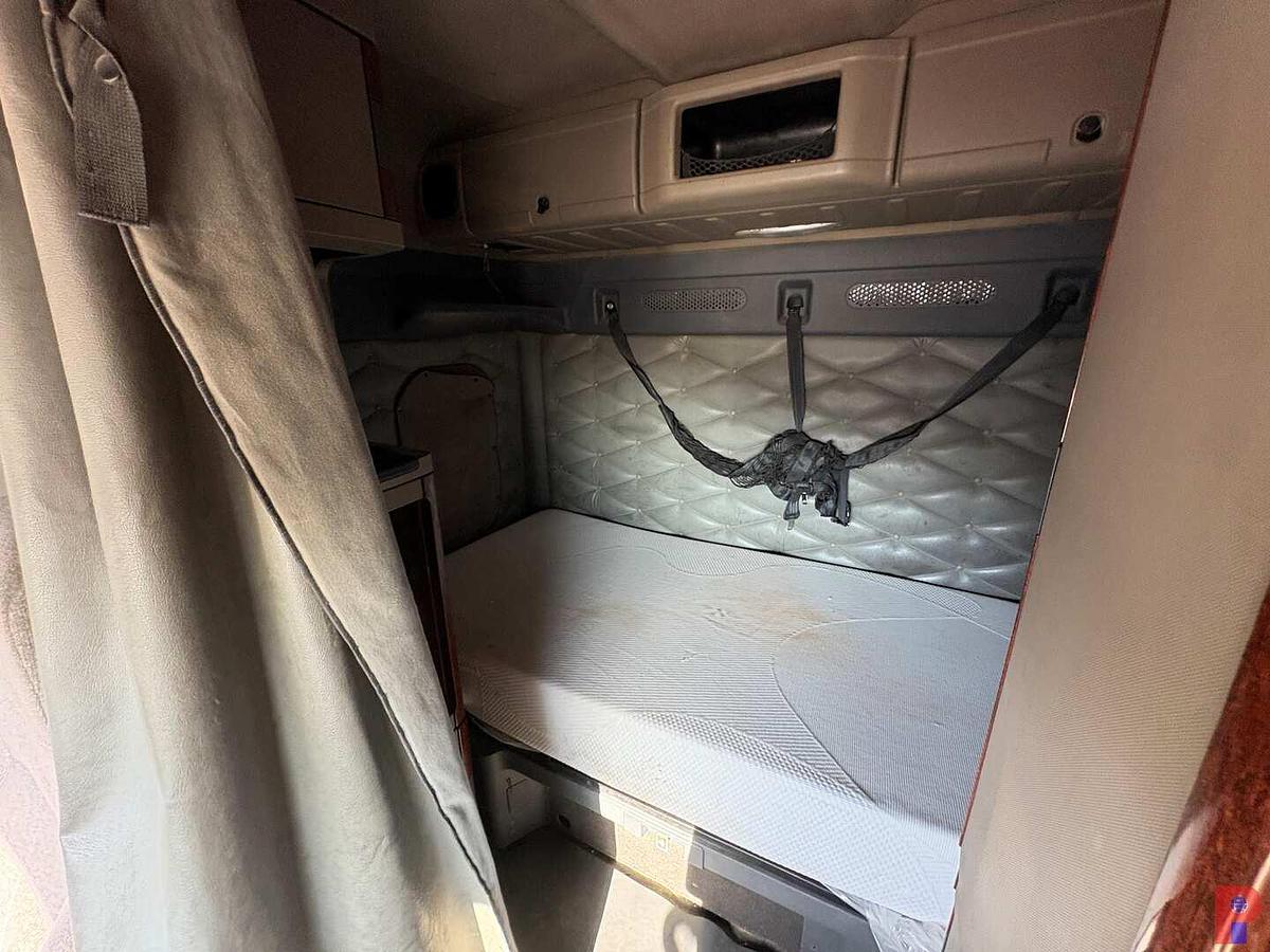 Used 2014 FREIGHTLINER CASCADIA T/A SLEEPER HAUL TRUCK